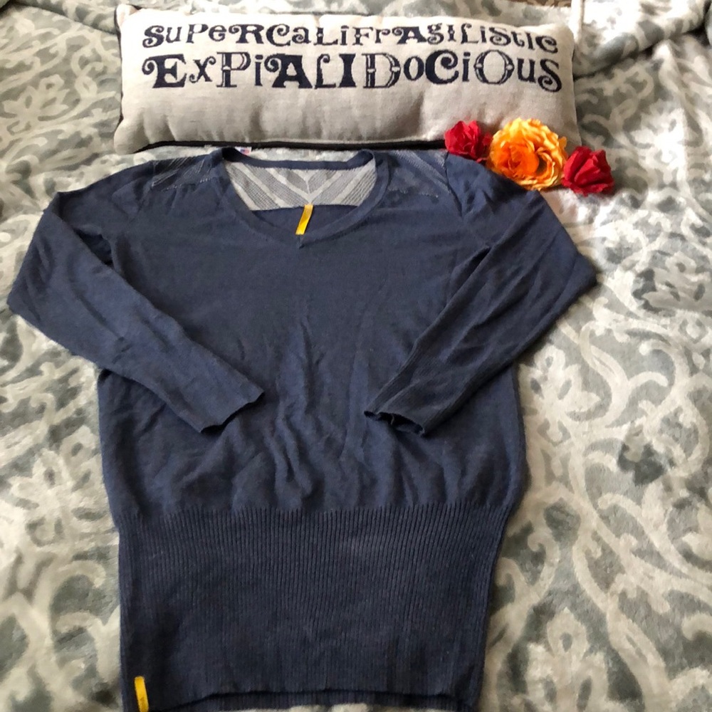 Lole tunic length v-neck sweater